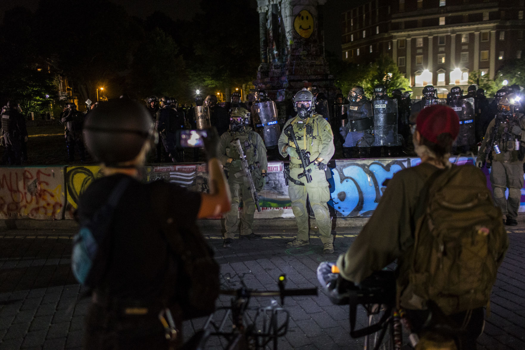 Protest at Lee Monument